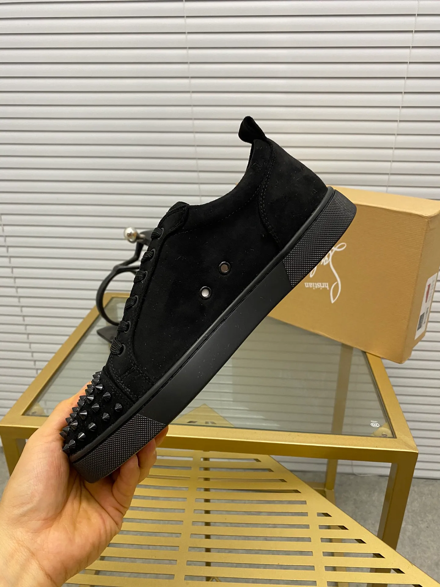 Ex-factory price 420. christian louboutin (CL red sole shoes) counter nail series, high-top casual sneakers for couples 📢 📢 📢 Exclusive hot style release 🎈🎈💪 Movable latex feet 👻 Finished outsole stitching line [satisfied] 😝Female 35-40# Male 38#-46, global supply😝 [Top version]: Original imported cowhide upper, top original leather lining, original molded TPU outsole, original 1:1 detail processing, original shoe last, large quantities in stock, rest assured as shown above